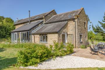 Cottage for 16 People in West Alvington, Devon, Photo 2