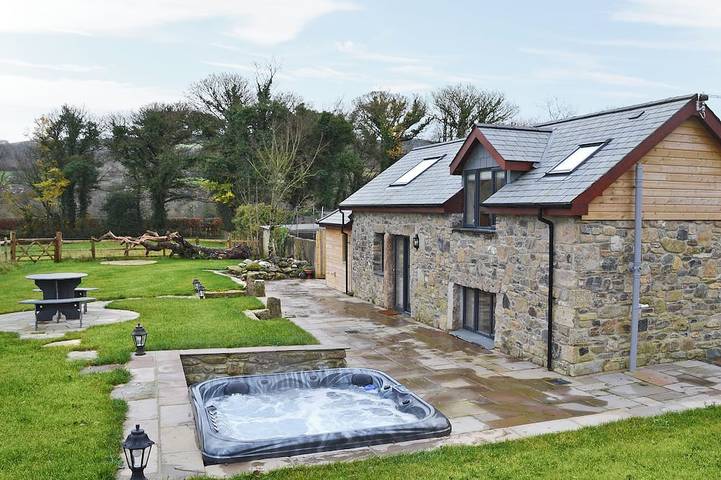Cottage for 2 people, with hot tub and garden in Devon
