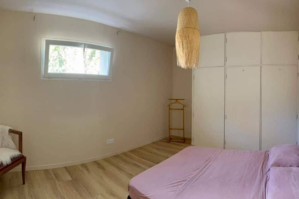 Apartamento entero, Beautiful renovated apartment in the countryside in Cabannes, Region de Arles