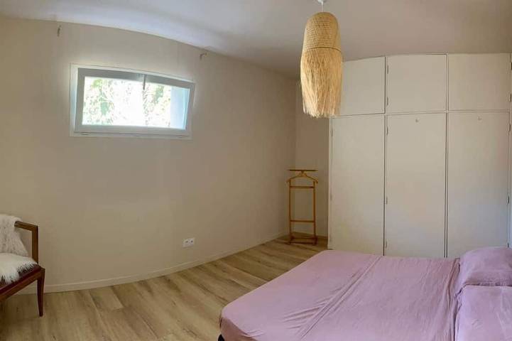 Entire apartment, Beautiful renovated apartment in the countryside in Cabannes, Arles region