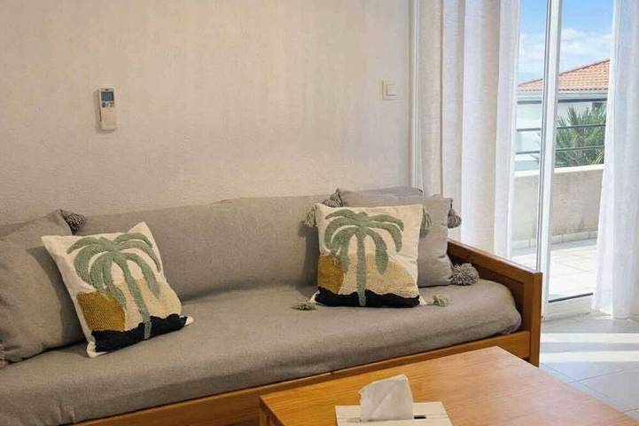 Ganze Wohnung, Strand fußläufig erreichbar und Pool, Apartment mit Terrasse für bis zu 6 Personen in Poggio-Mezzana, Corte und Umgebung