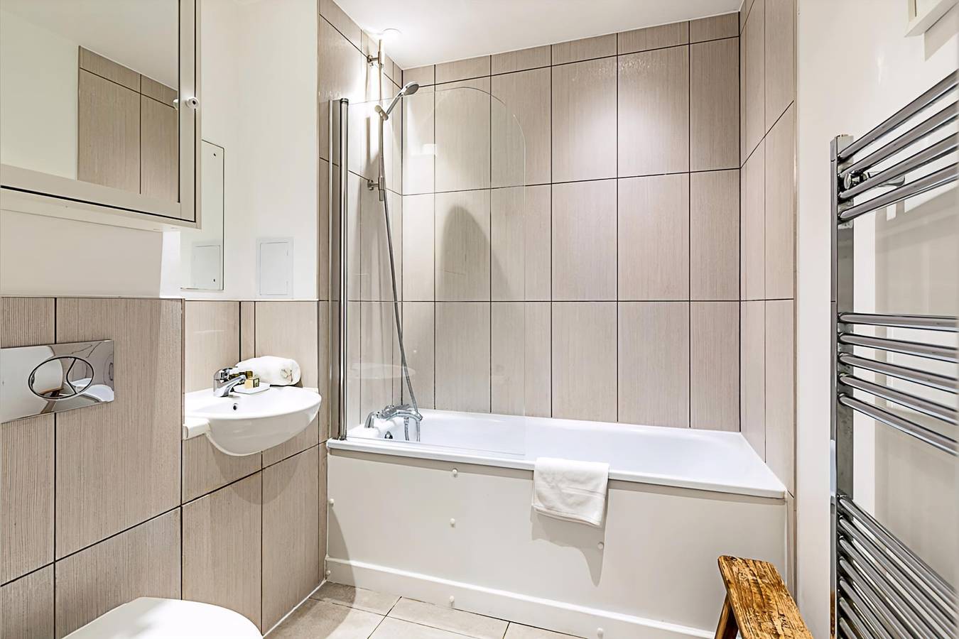 Entire apartment, Spacious and Trendy Shoreditch Flat in Tower Hamlets, London