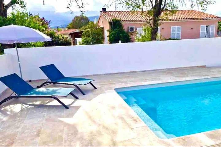 Location de vacances pour 5 personnes, avec terrasse et piscine à Prunelli-di-Fiumorbo - 4