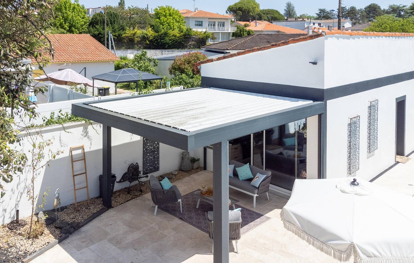 Modernes Apartment mit Pool, Garten & WiFi - 2,5km zum Plage du Chay in Royan, Côte de Beauté