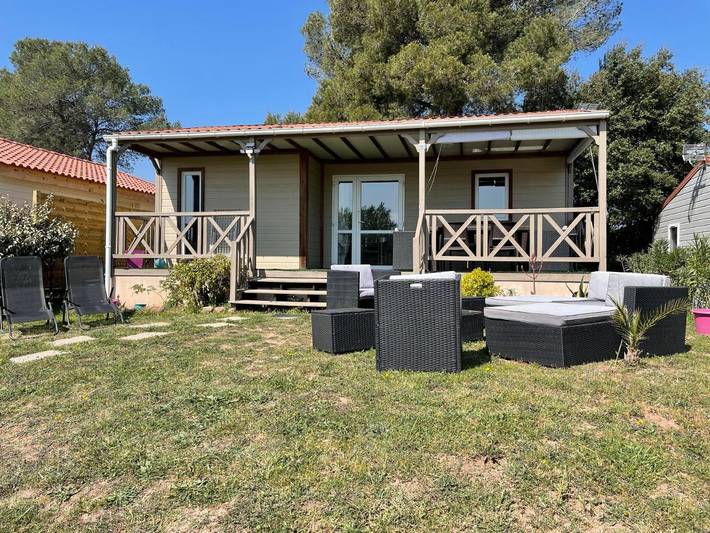 Chalet pour 8 personnes, avec jardin et terrasse ainsi que piscine et vue à Puget-sur-Argens
