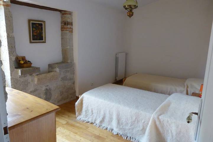 Location de vacances pour 6 personnes, avec jardin et piscine à Clermont-Dessous - 2