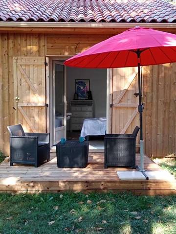 Cottage pour 2 personnes, avec terrasse ainsi que jardin et vue à Saint-Léon-sur-Vézère