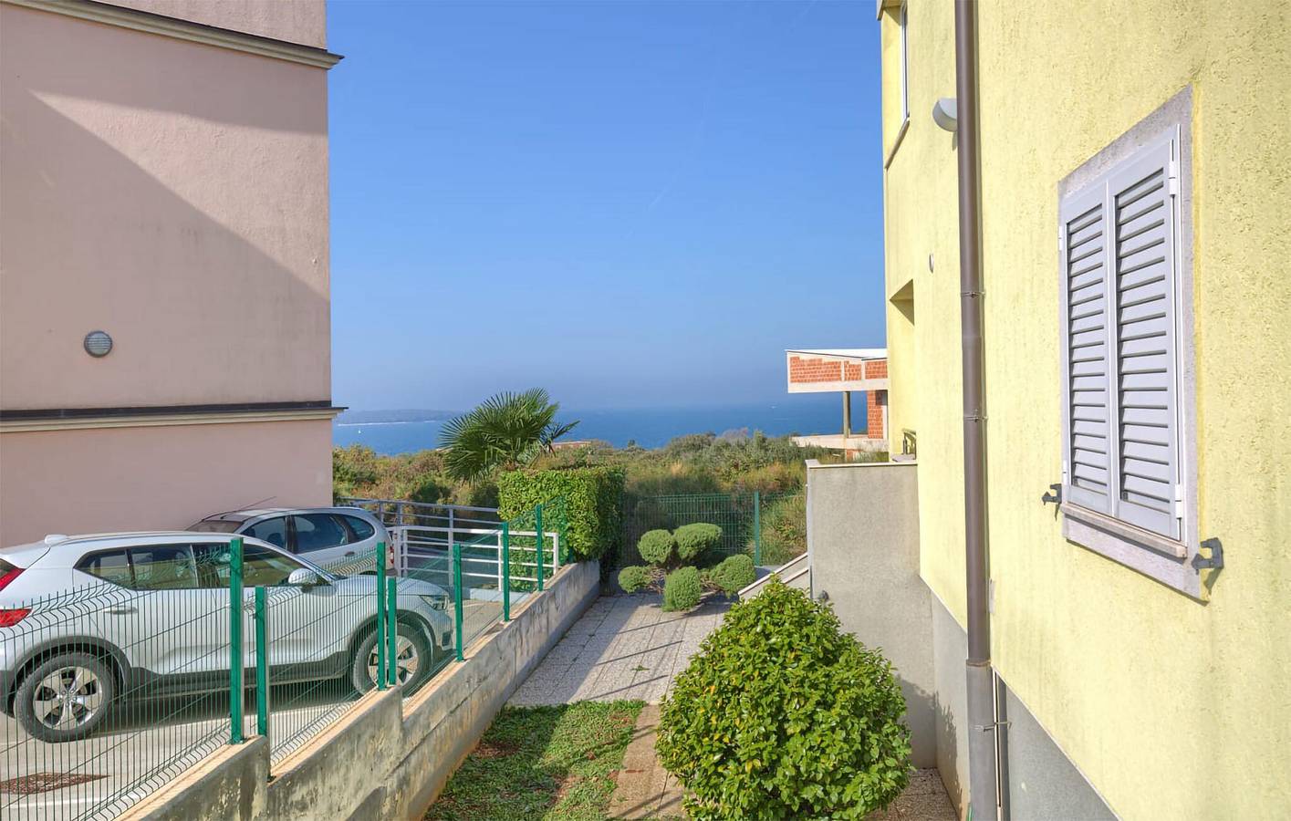 Ganze Ferienwohnung, Ferienwohnung für 4 Personen mit Terrasse in Stinjan, Südküste Istrien