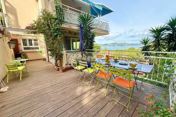 Gîte pour 6 personnes, avec balcon, adapté aux familles dans Plage de l'Almanarre
