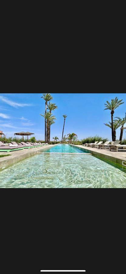 Gîte pour 2 personnes, avec piscine ainsi que vue et jardin, animaux acceptés