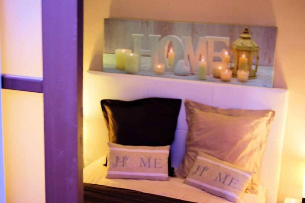 Appartamento intero, Golfe-Juan: T2 vicino a Juan les Pins, Aria condizionata, Wifi, parcheggio, piscina, spiagge in Golfe-Juan, Vallauris