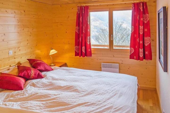 Landhaus, sauna, terrasse, balkon, parkmöglichkeiten, fernseher, schließfach für die skier, 188m² in Les Masses, Hérémence