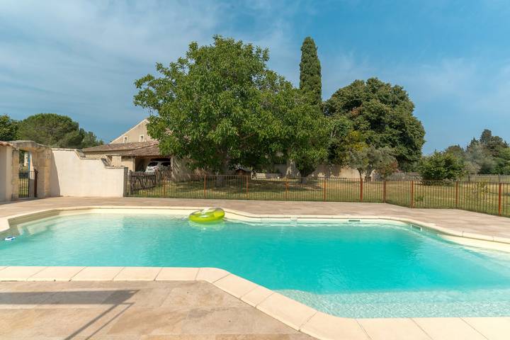 Location de vacances pour 5 personnes, avec jardin, adapté aux familles à Mallemort