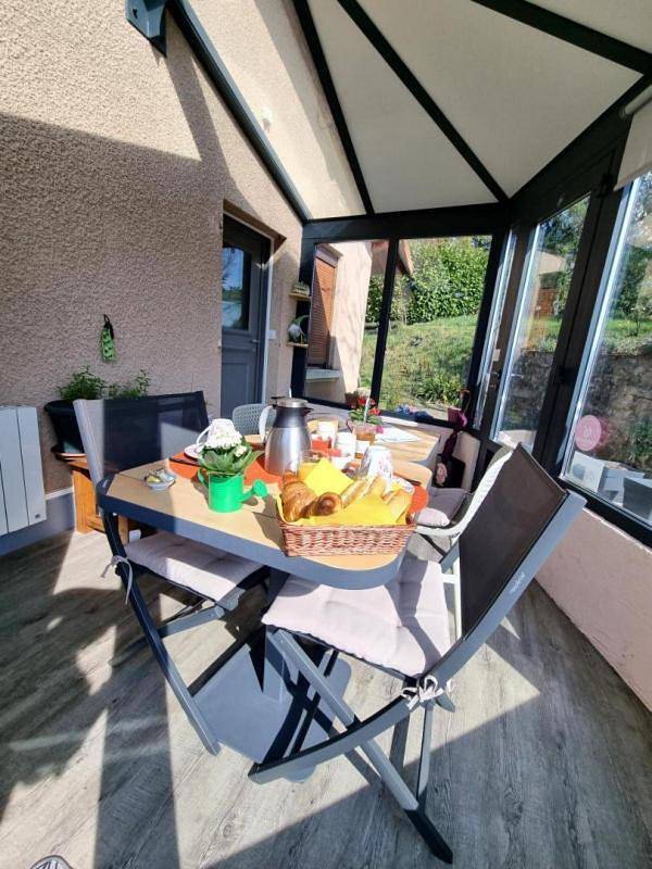 Chambre d’hôte pour 4 personnes, avec jardin ainsi que vue et piscine dans la Loire - 2