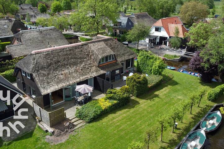 Ferienwohnung für 4 Personen, mit Terrasse und Garten sowie Sauna in Giethoorn