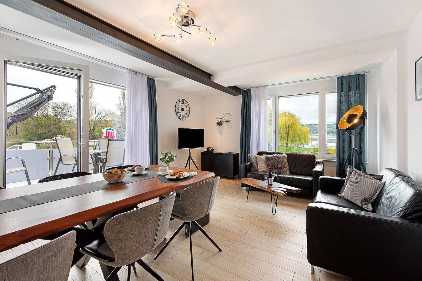 Ganze Wohnung, Deluxe-Apartment Aachhorn mit Seeblick, Balkon und Wi-Fi, mit Grillmöglichkeit, 65qm in Bodman in Bodman-Ludwigshafen, Obersee (Bodensee)