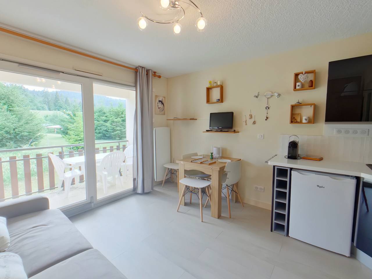 Apartamento entero, Apartamento tranquilo con balcón - 4 pers. in Prémanon, Parc naturel régional du Haut-Jura