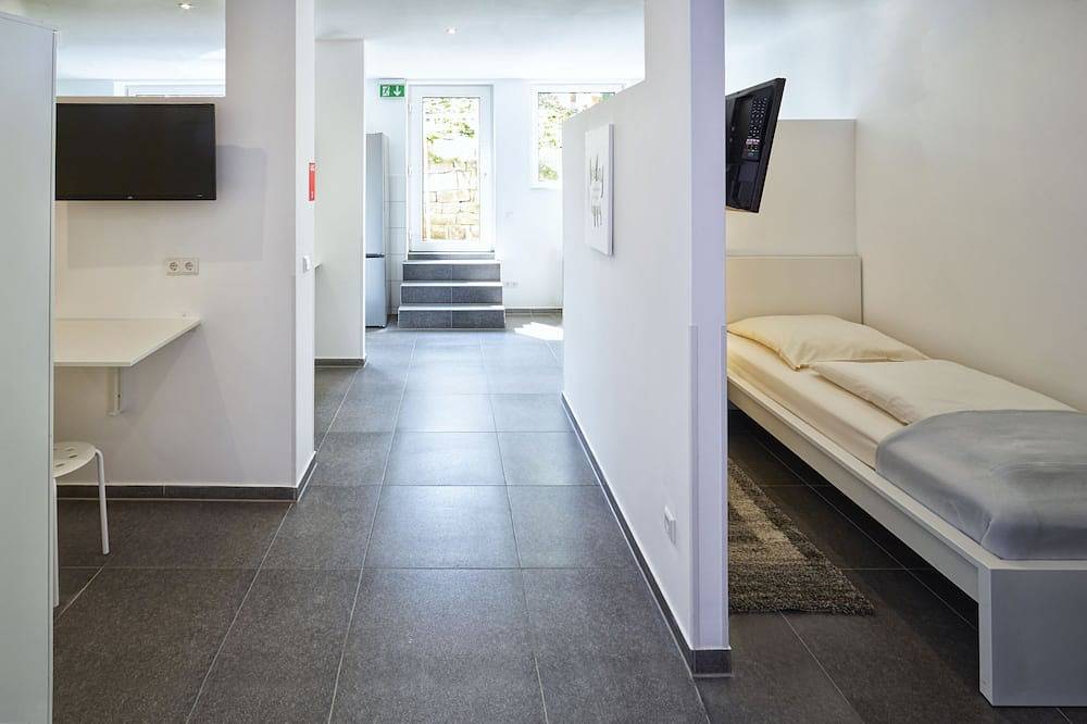 Large modern apartment for up to 8 people in Ostfildern, Circondario di Esslingen