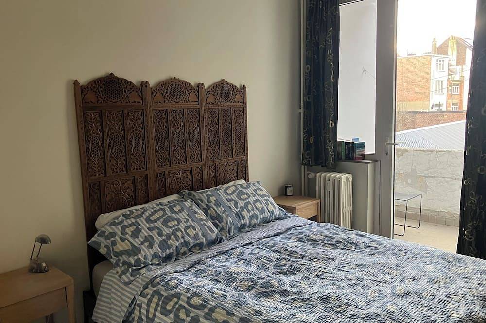 Entire apartment, Newly Renovated Apartment in Saint-Josse-ten-Noode, Brussels region