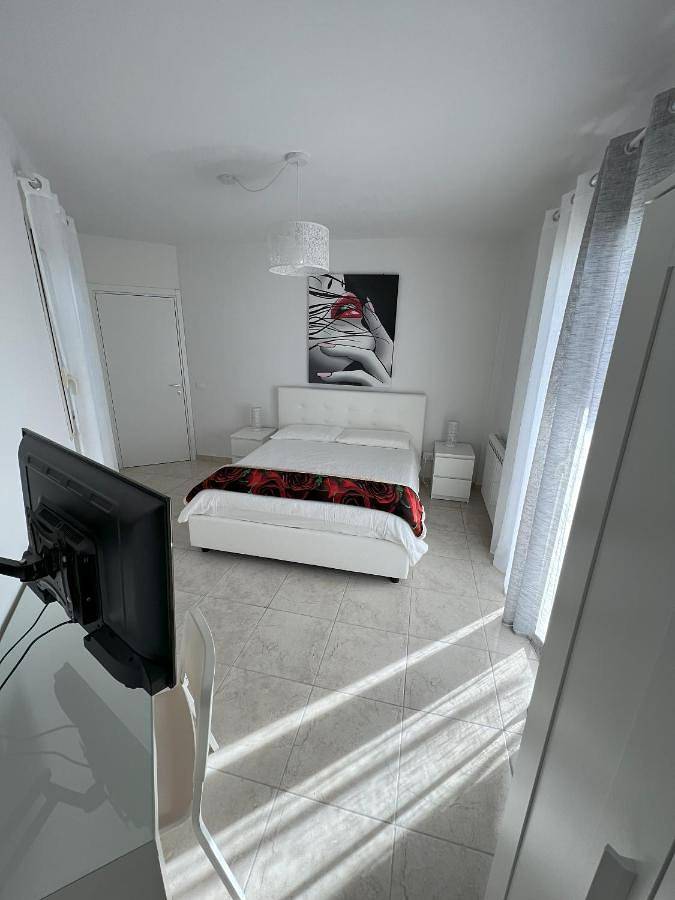 Two-Bedroom House in Paternò, Catania e dintorni