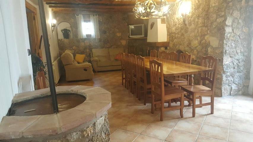 Casa rural para 12 personas, con Balcón además de Terraza y Vistas en Teruel