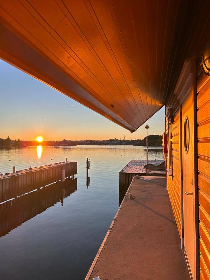 Deluxe Double Room with Balcony and Sea View in Stavanger