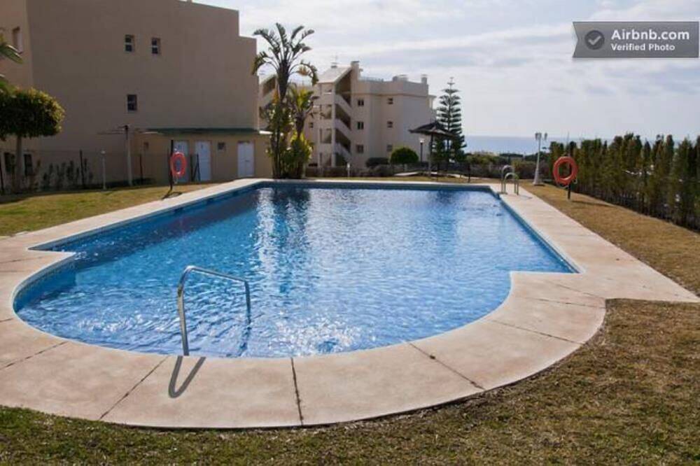 Entire apartment, Apartment with pool in Mijas Costa, calahonda royale in Urbanizacion Calahonda, Mijas
