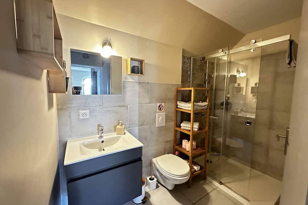 Appartement entier, Appartement T3 avec 2 belles chambres au coeur de Contrexéville in Contrexéville, Neufchâteau