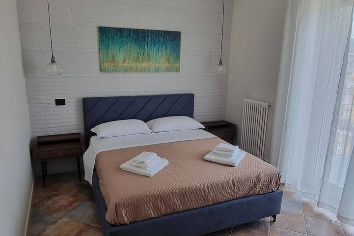 Entire apartment, Dimora Reale – Charming House 🏡 ✨️ just a short walk from the Royal Palace of Caserta 👑 in Casagiove, Caserta Province