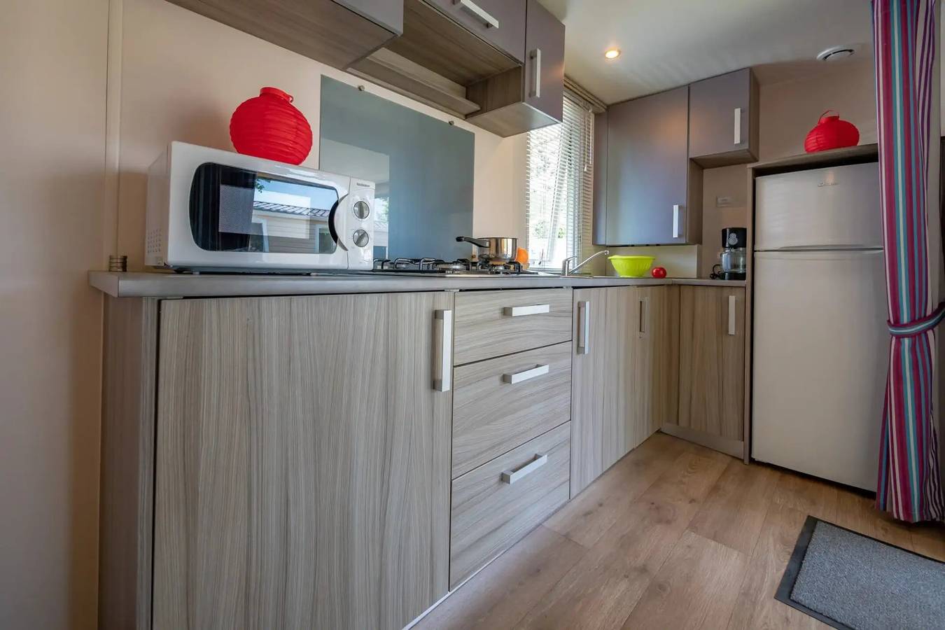 Zecamping 4 étoiles espace aquatique mobil-home 6 pers in Murol, Regionaler Naturpark Volcans d'Auvergne