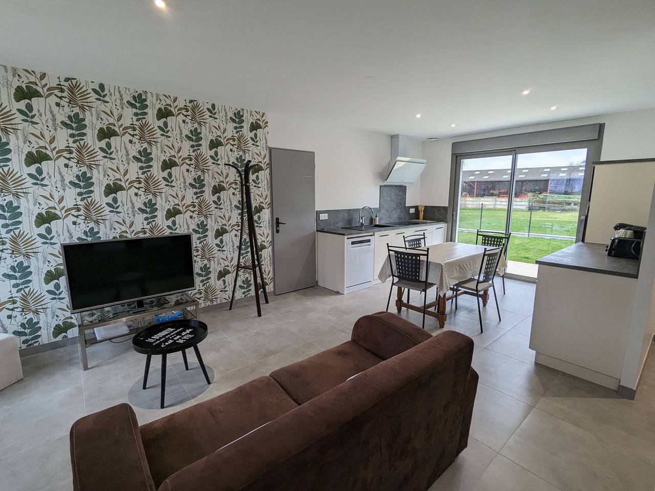 Maison rénovée avec jardin et parking, proche Orléans, animaux acceptés in Épieds-en-Beauce, Vallée de la Loire