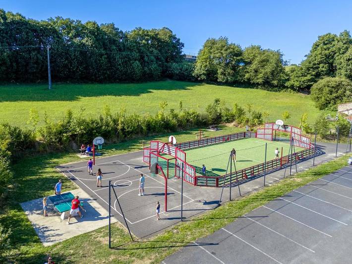 Location de vacances pour 8 personnes, avec terrasse et piscine à Les Epesses - 4