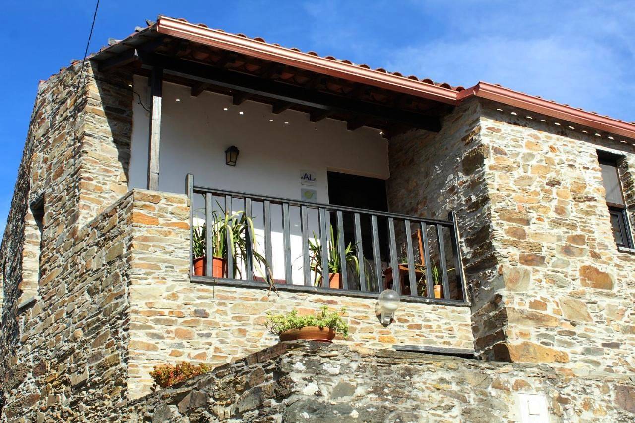 Casas de Pedra in Proença-a-Nova, Aldeias do Xisto