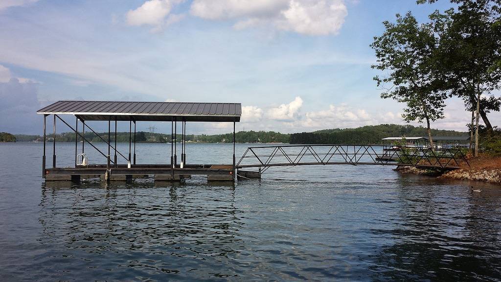 Ruhige Lage am See in der Nähe von Clemson Sc in White Harbor, Lake Keowee