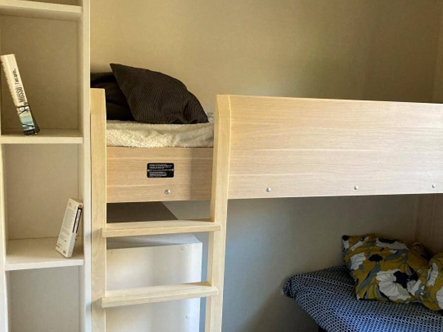 Flower Camping La Bexanelle - Chalet 10 personnes - Portland Premium 70m² - 5 chambres (2+3) + Tv + Lv + Terrasse semi couverte in Val-de-Sos, Parc naturel régional des Pyrénées ariégeoises