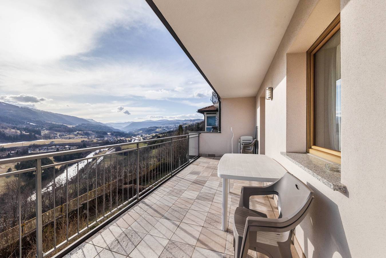 Ganze Wohnung, Ferienwohnung 'Litegosa - Casa Alma' mit Bergblick, privater Terrasse und Wlan in Tesero, Fleimstaler Alpen