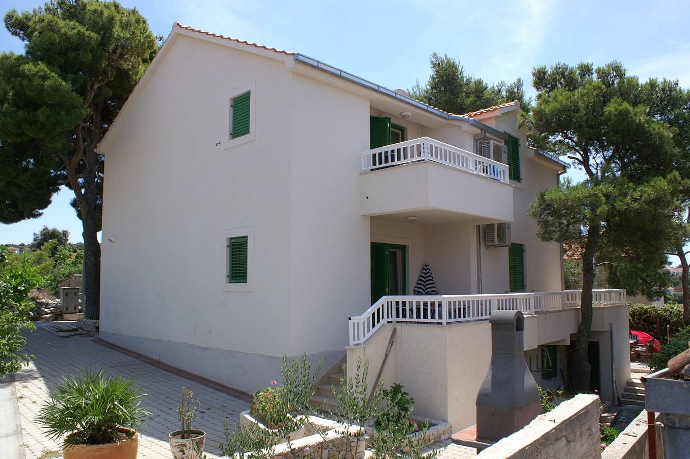 Ganze Wohnung, 1-Zimmer-Ferienwohnung mit Terrasse und Meerblick Razanj, Rogoznica A-4265-b in Ražanj, Šibenik-Knin