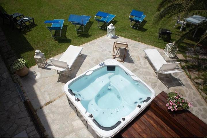 B&b per 3 persone, con Balcone e Terrazza nonché Idromassaggio e Giardino a Moneglia