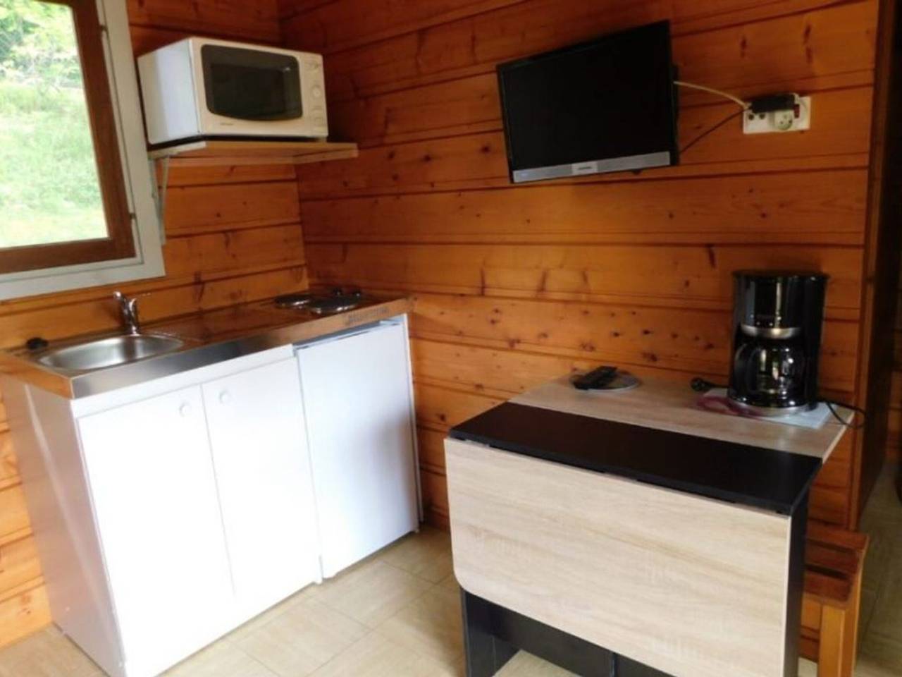Chalet sur Pilotis avec Terrasse pour 2 pers. in Rochechouart, Parc naturel régional Périgord-Limousin