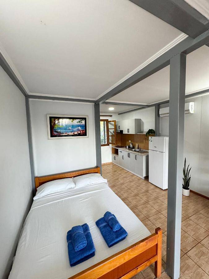 Maison d’hôte pour 3 personnes, avec vue ainsi que balcon et jardin, adapté aux familles à Himarë - 4