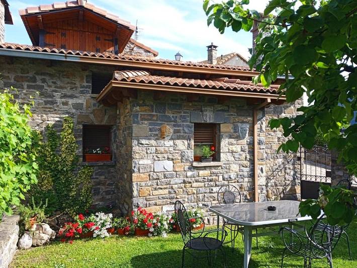 Location de vacances pour 6 personnes, avec Jardin et Vue à Biescas