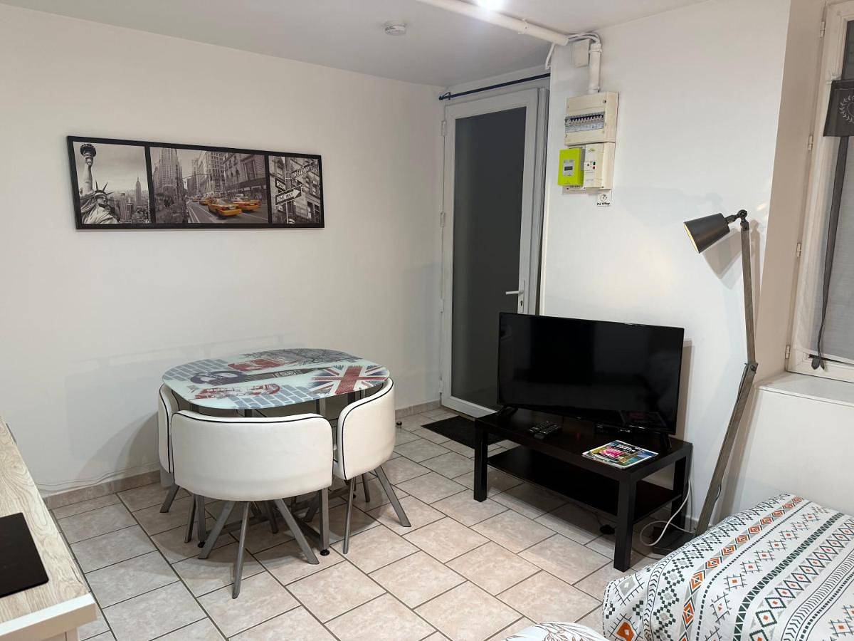 Appartement entier, Studio Capitale du Jouet - Moirans en Montagne 2-4 personnes in Moirans-en-Montagne, Parc naturel régional du Haut-Jura