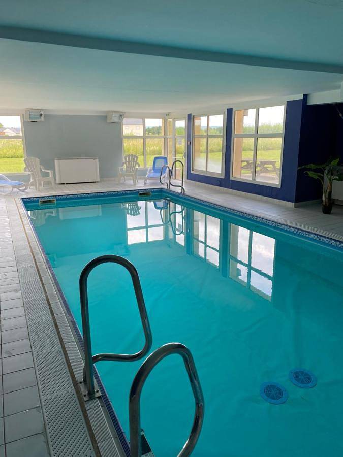 Gîte pour 6 personnes, avec terrasse et sauna ainsi que piscine et jardin à Levernois - 2