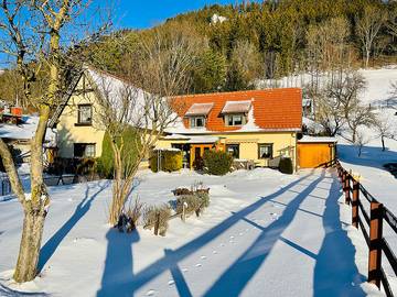 Hütte für 4 Personen, mit Garten und Balkon sowie Sauna, kinderfreundlich in Niederösterreich