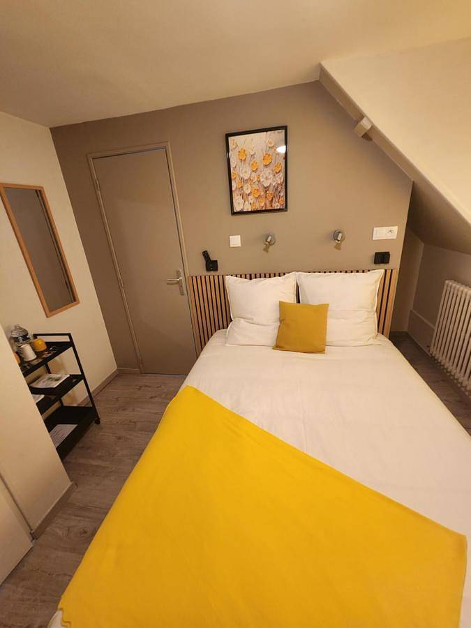 Le Croc'N Bar chambre jaune in Saint-Nicolas-d'Aliermont, Région de Dieppe