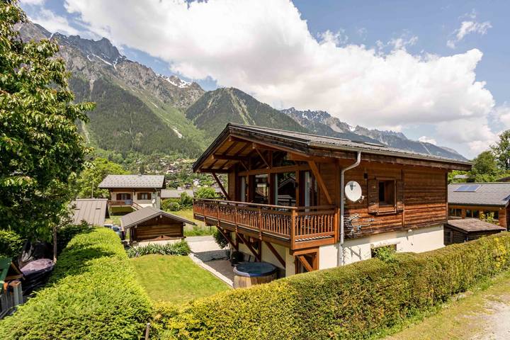 Chalet für 8 Personen, mit Garten und Whirlpool, mit Haustier