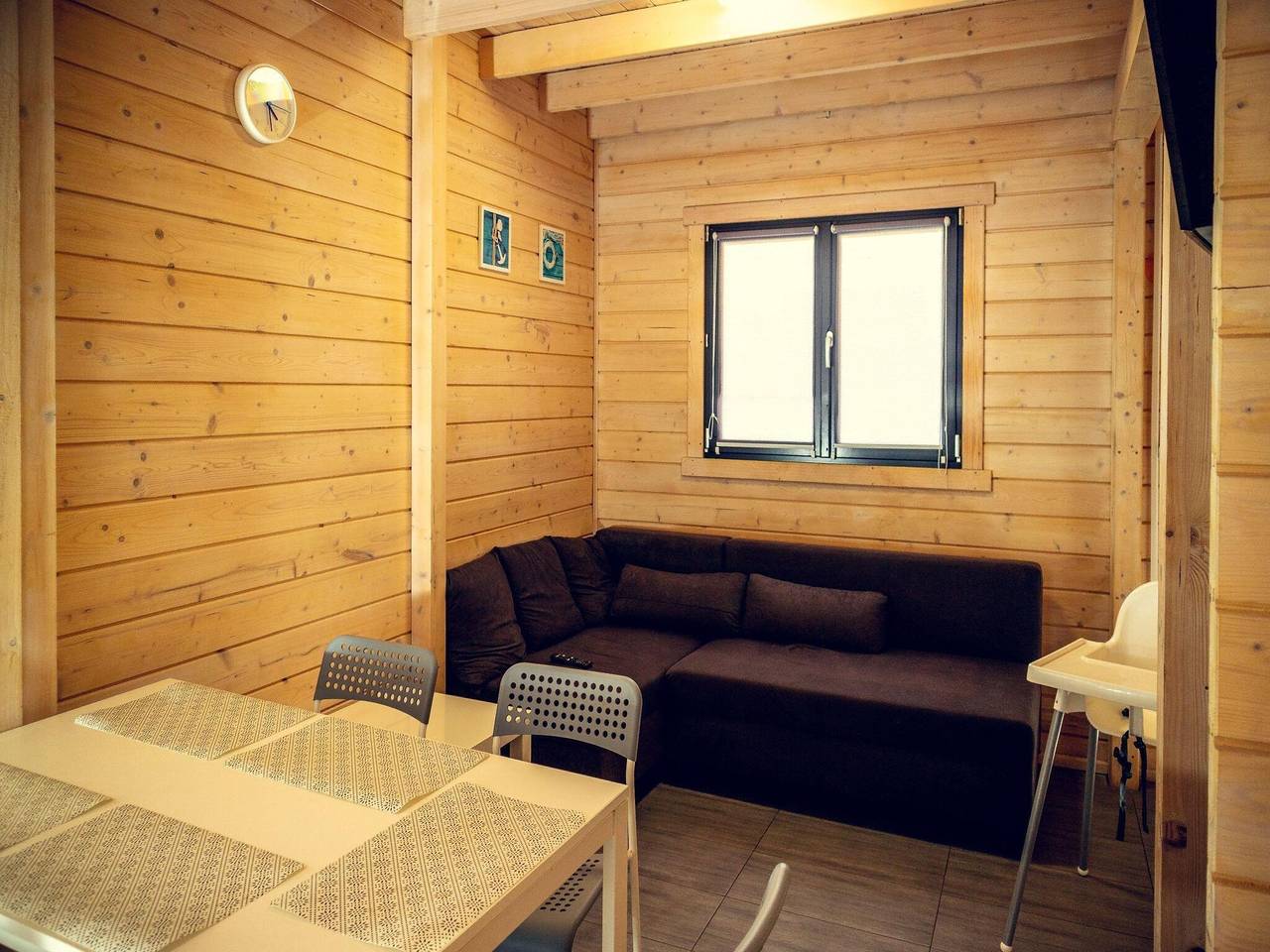 Zweistöckige Ferienhäuser in Strandnähe in Gaski, Powiat Koszaliński