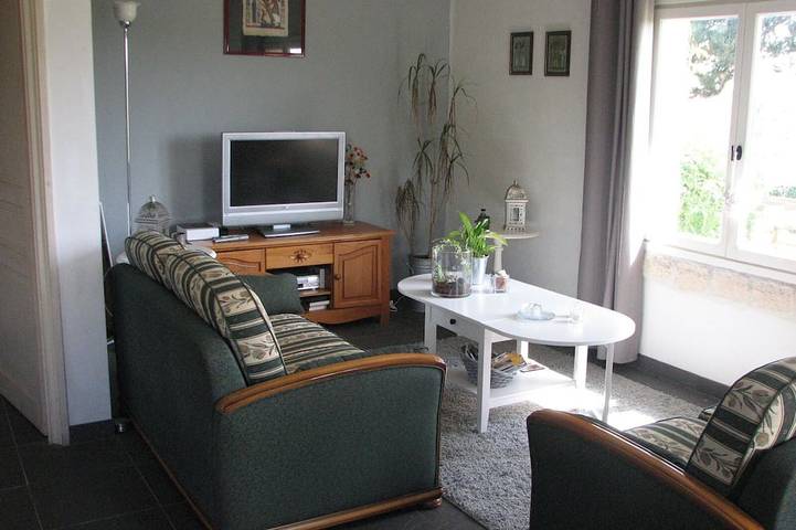 Gîte pour 4 personnes, avec jardin ainsi que terrasse et piscine en Auvergne
