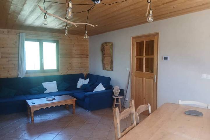 Very sunny chalet at the foot of the slopes, the Ecrins and the paragliding departure point! in Vallouise, Nationalpark Écrins