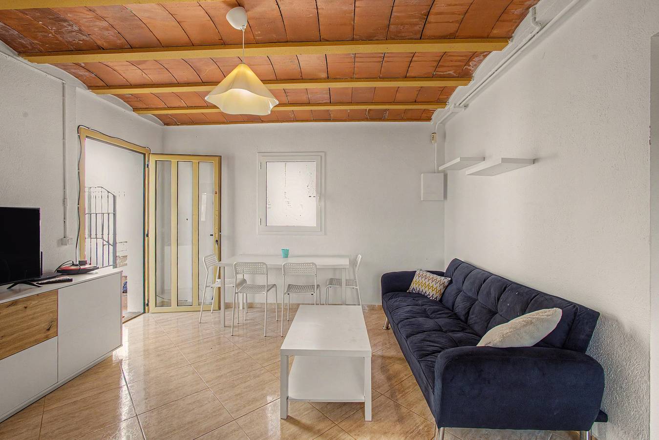 Apartamento entero, Apartamento 'I Maset De La Salut' con vistas a la montaña, Wi-Fi y aire acondicionado in Piera, Interior de Barcelona